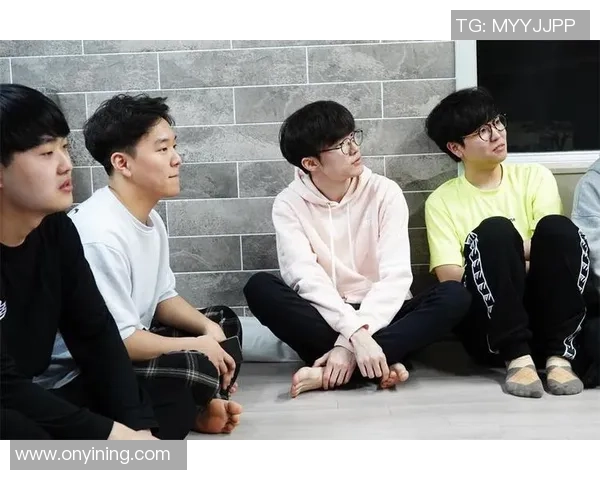 T1官媒晒全员团建照曝光：电竞巨头不止赛场闪耀，亦有温情凝聚力量！